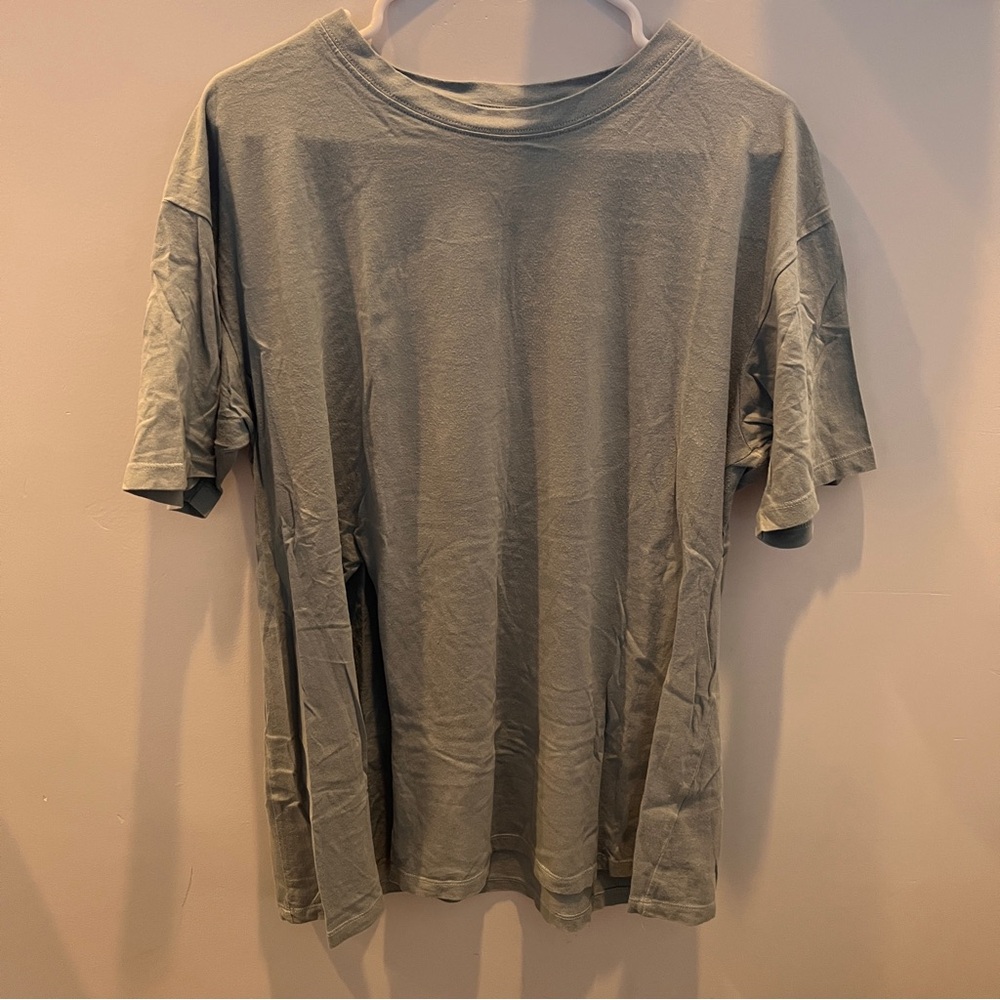 Dusty blue Abound tee with side split